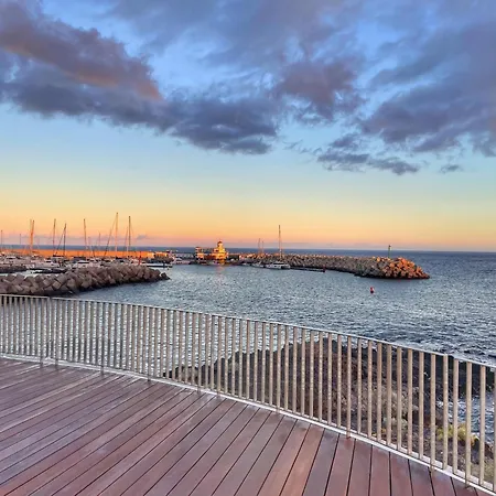 빌라 Luxury Oceanview De Nava With Heated Private Pool *