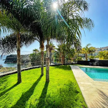 빌라 Luxury Oceanview De Nava With Heated Private Pool *