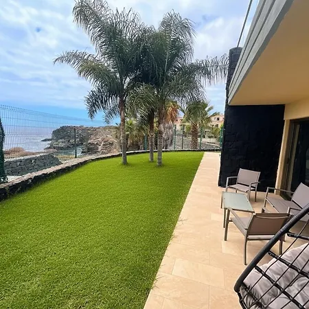 빌라 Luxury Oceanview De Nava With Heated Private Pool