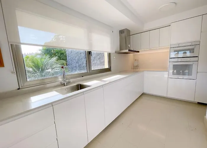 Luxury Oceanview De Nava With Heated Private Pool San Miguel de Abona