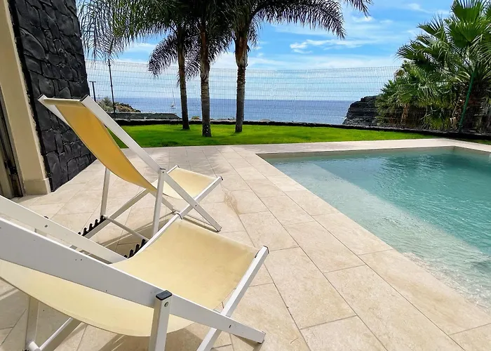 Villa Luxury Oceanview De Nava With Heated Private Pool *