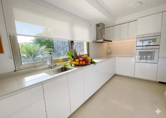 Luxury Oceanview De Nava With Heated Private Pool San Miguel de Abona