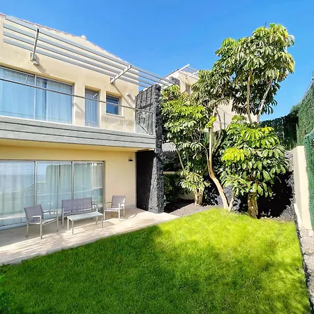 Villa Luxury Oceanview De Nava With Heated Private Pool
