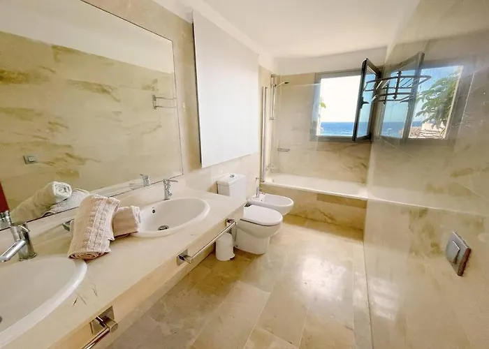 Villa Luxury Oceanview De Nava With Heated Private Pool *