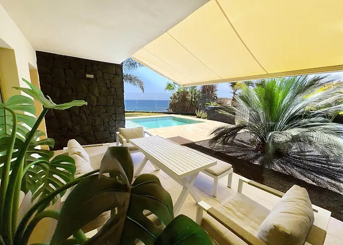 Villa Luxury Oceanview De Nava With Heated Private Pool *