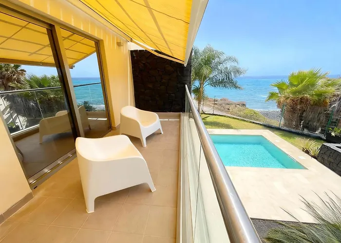 Villa Luxury Oceanview De Nava With Heated Private Pool