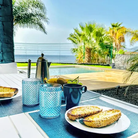 Luxury Oceanview De Nava With Heated Private Pool 圣米格尔德阿沃纳
